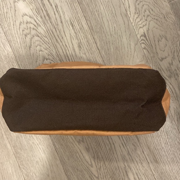 Timberland Brown Laptop Bag with Durable Fabric and Zipper Closure - Picture 7 of 12